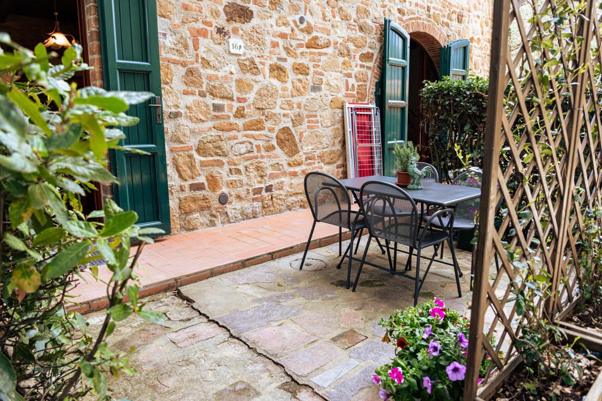 Вилла Borgo Il Poggio Agritourismo Монтайоне Экстерьер фото