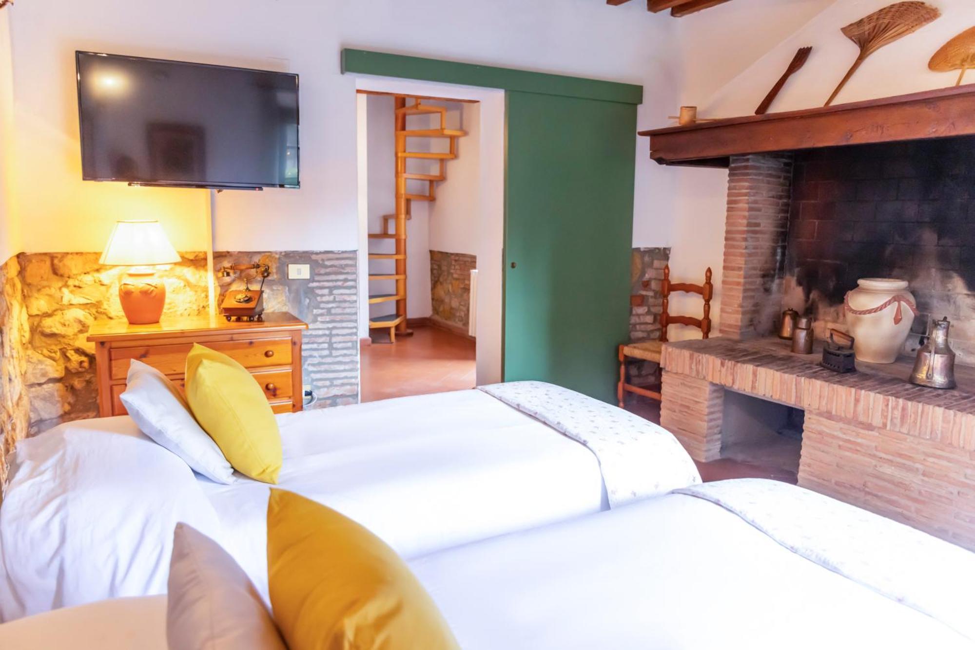 Вилла Borgo Il Poggio Agritourismo Монтайоне Экстерьер фото